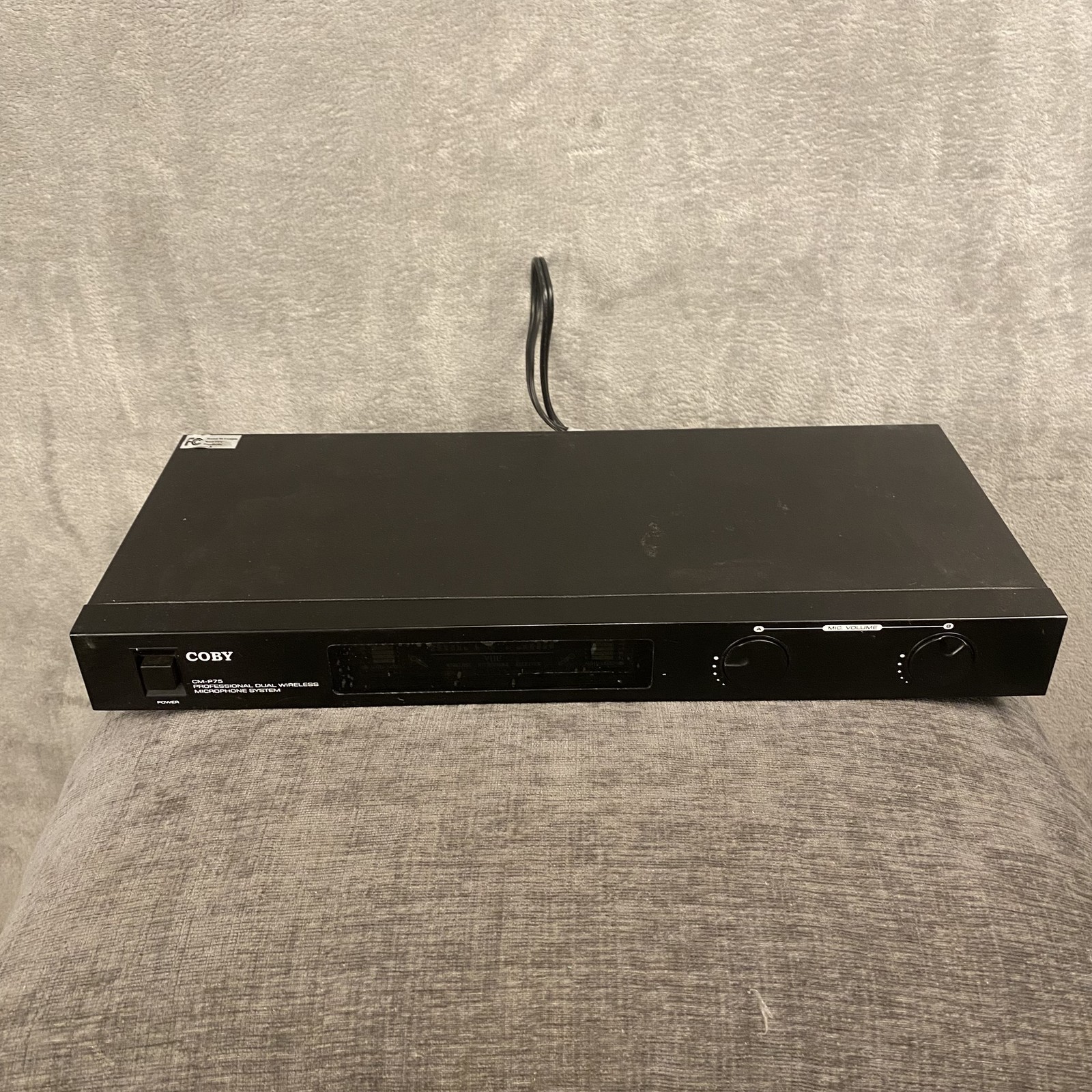 Coby CM-P75 Dual Wireless Microphone System Black 215.2MHz/191.3MHz