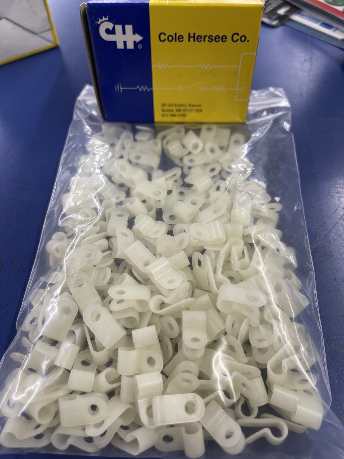200 PCS  3/16" Inch R-Type CABLE CLAMPS NYLON WHITE HOSE WIRE ELECTRICAL UV