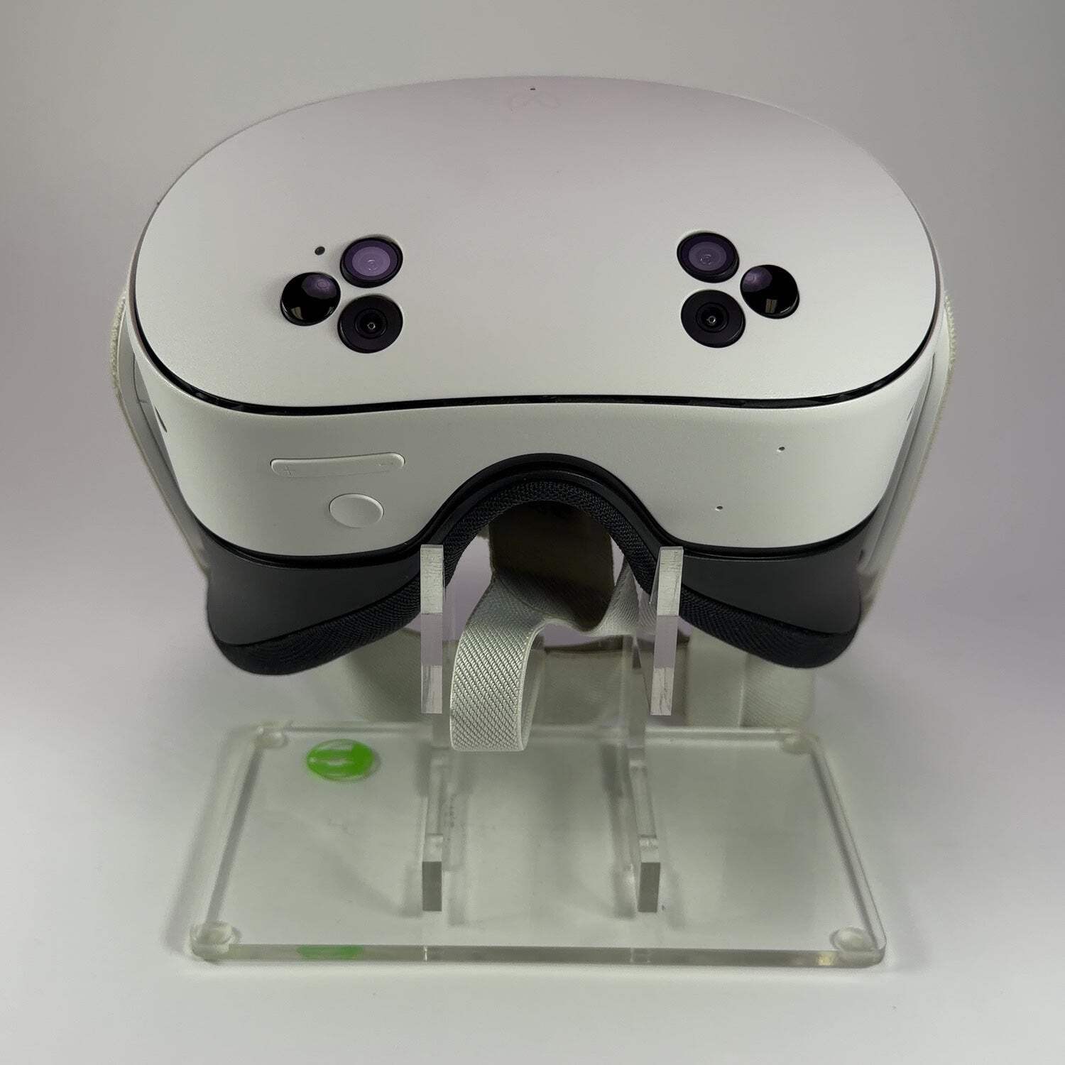 Meta Quest 3S 128GB Standalone All-in-One VR Headset P97
