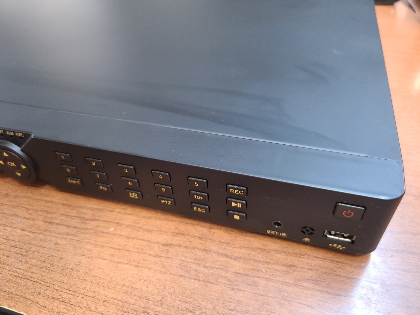 ORIGINAL! LAVIEW LV-D0404BE-HA 4CH H.264 2 SATA DVR SURVEILLANCE SYSTEM NO HDD!!