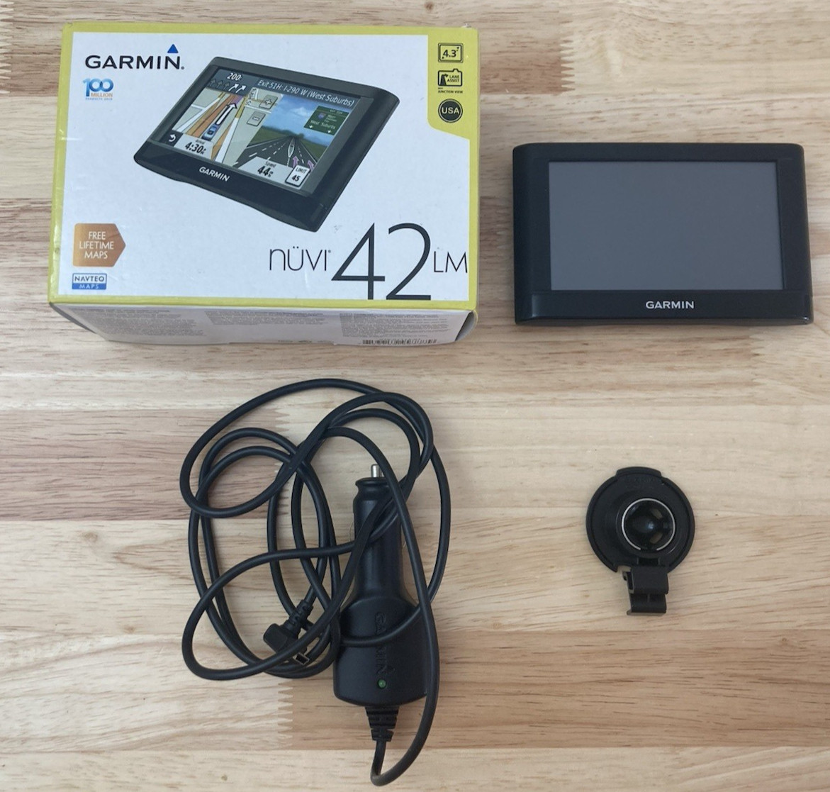 Garmin Nuvi 42LM GPS with Charger Bundle (Tested)