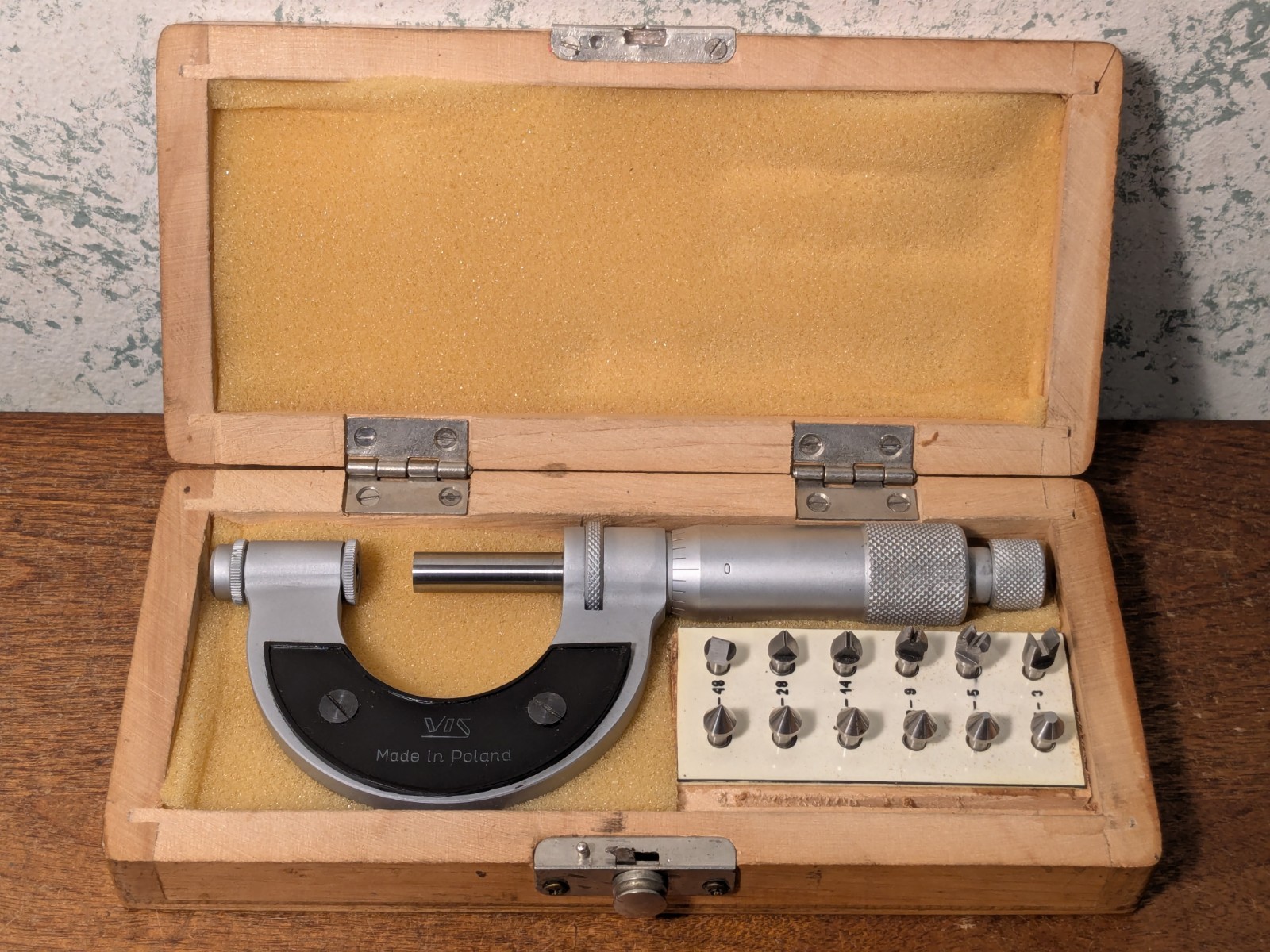 VIS 0-1 Inch THREAD PITCH MICROMETER w/ 6 ANVIL SETS