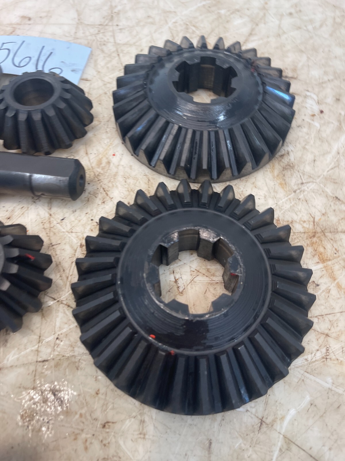 International IH 2504 Tractor Differential Spider Bevel Gears