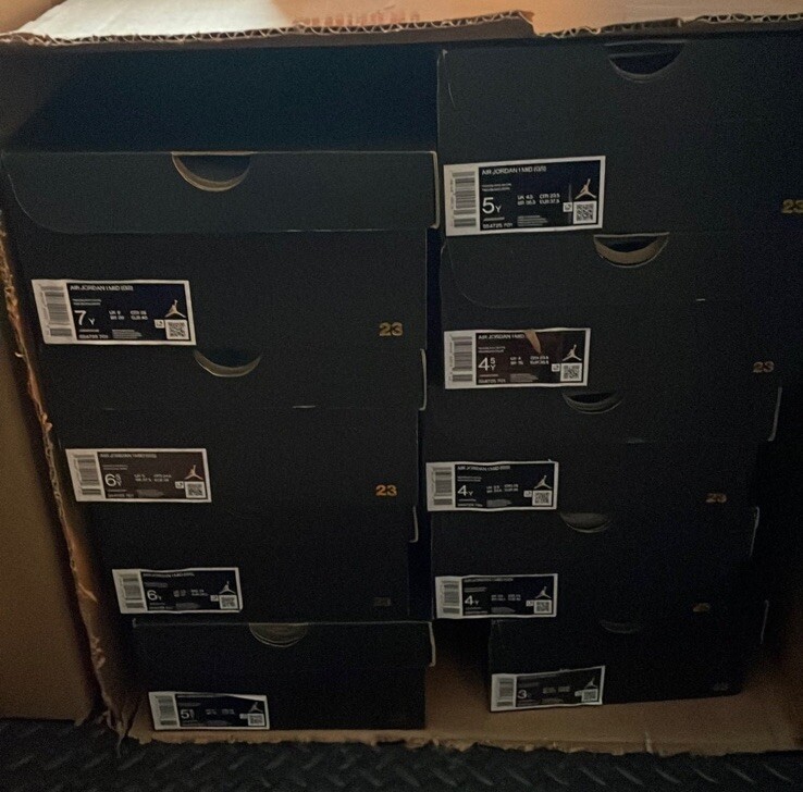 Brand New Nike Jordan 1 Mid Taxi Black Yellow Boys GS 554725-701