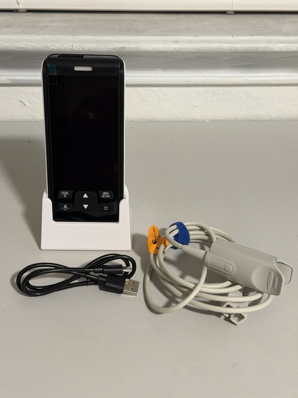 Handheld Pulse Oximeter with Wireless Transmission, Alarm, Multi-User Support