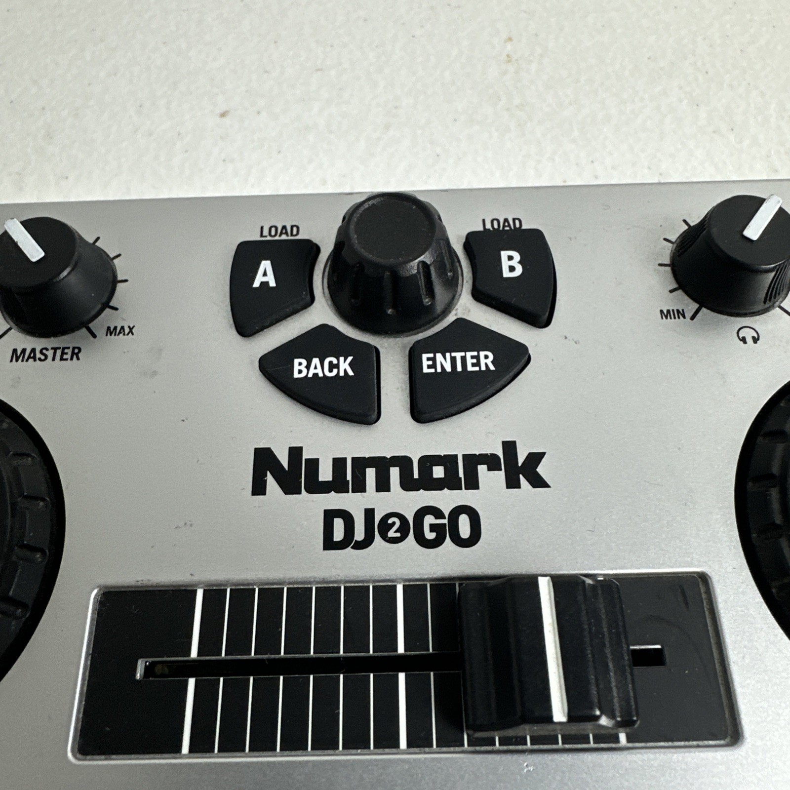 Numark DJ2GO Ultra Portable MIDI Capable Silver DJ Controller USB for Mac/PC