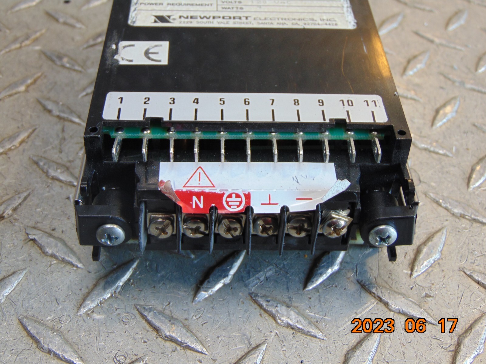 NEWPORT Q2001-P DIGITAL PANEL METER