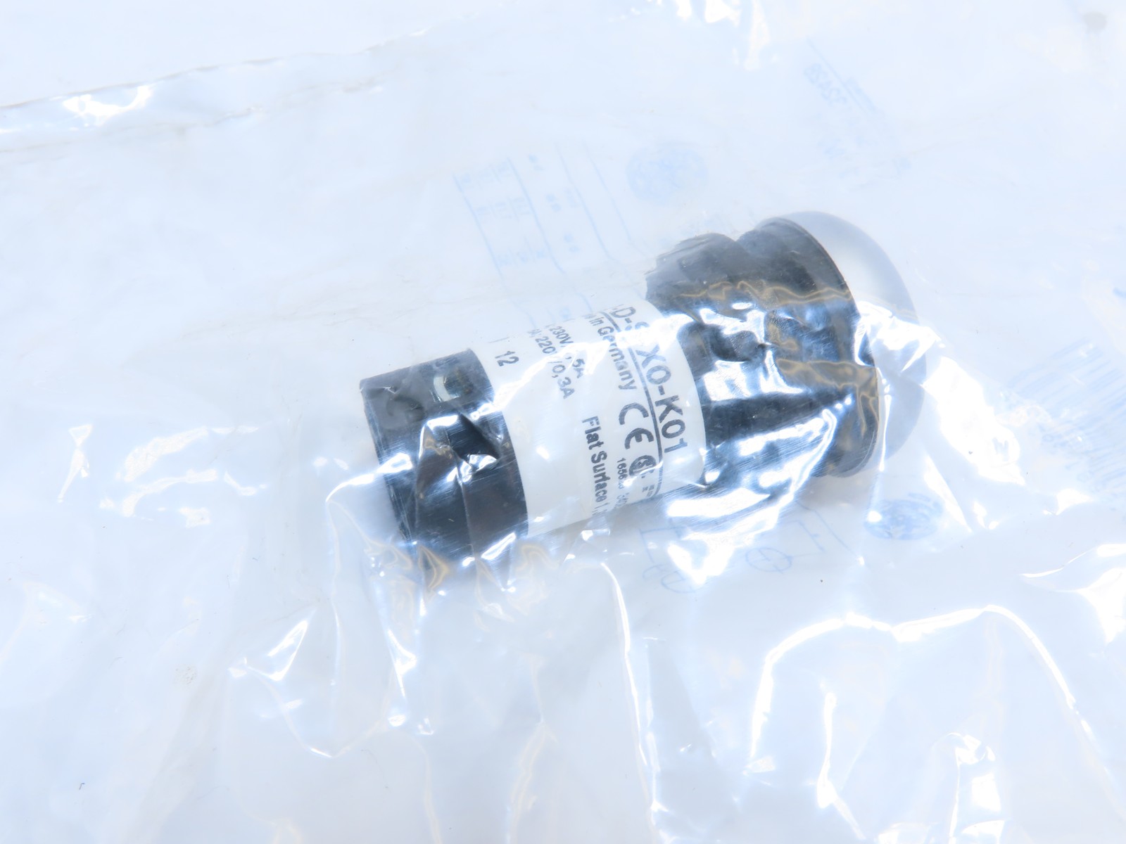 Eaton C22-D-S-X0-K01 Compact Pushbutton Non-illuminated Momentary Black Flush