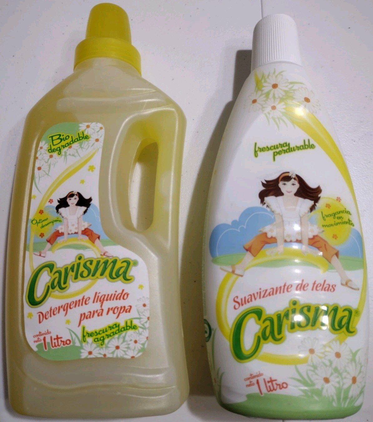 Carisma Detergent and Softener /  Detergente y Suavizante - 1 De Cada Uno Liter