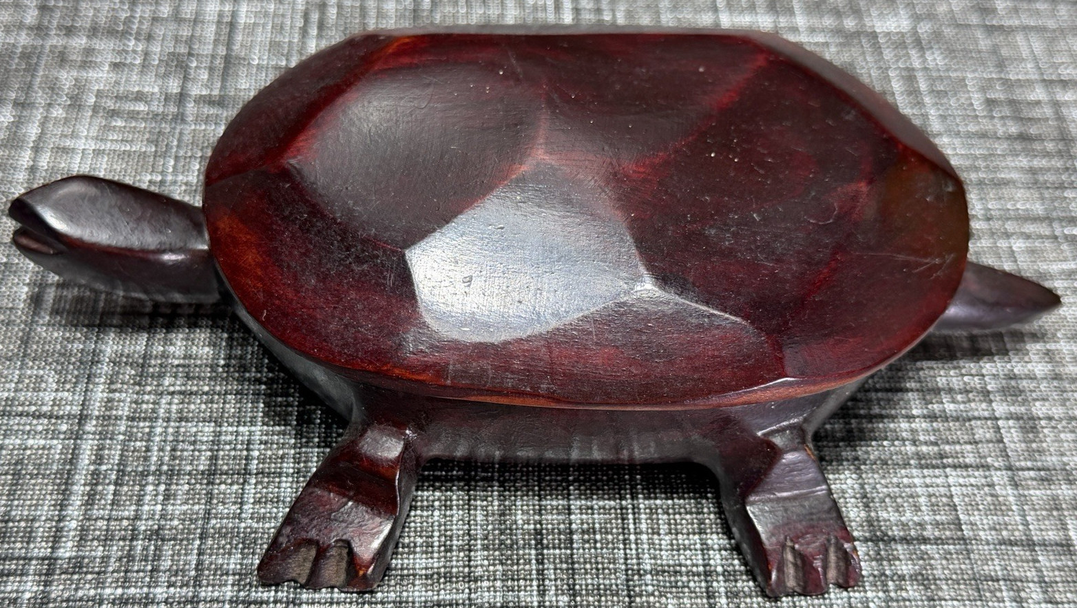 Carved Wooden Turtle Trinket Box 7.25 inches x 4.5 inches.