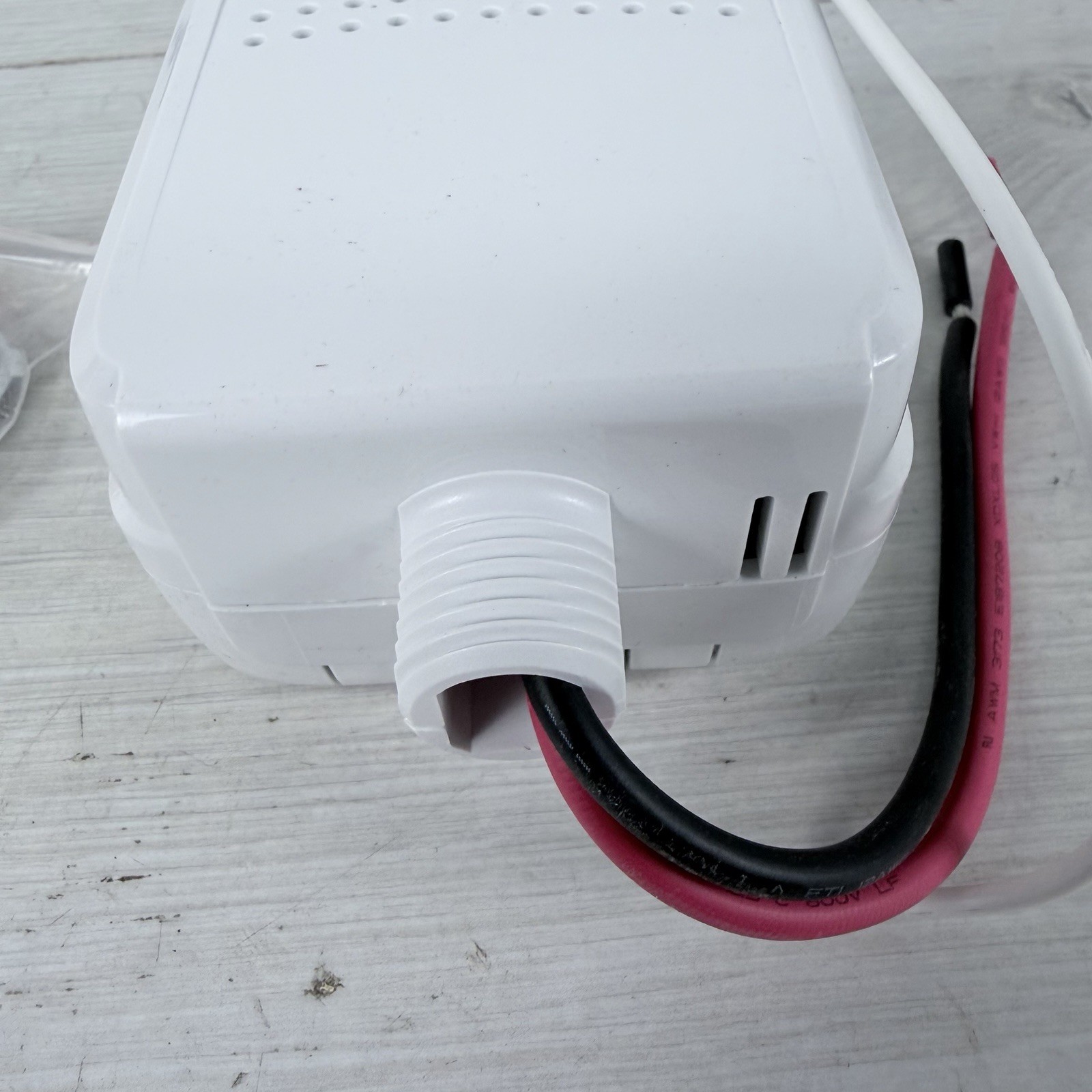 Wattstopper Legrand LMPL-101 Digital Plug Load Controller