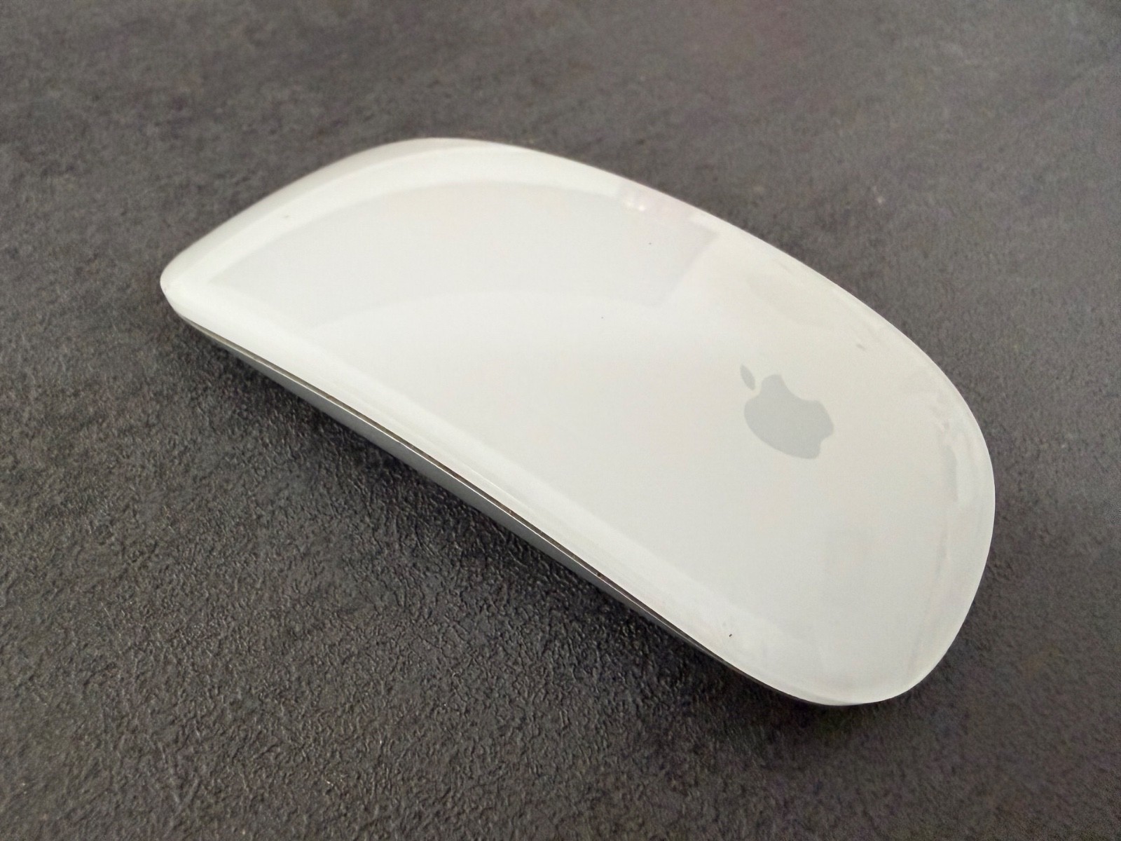 Apple Magic Mouse 2 (A1657) – Silver/White | Bluetooth | Rechargeable Lightning