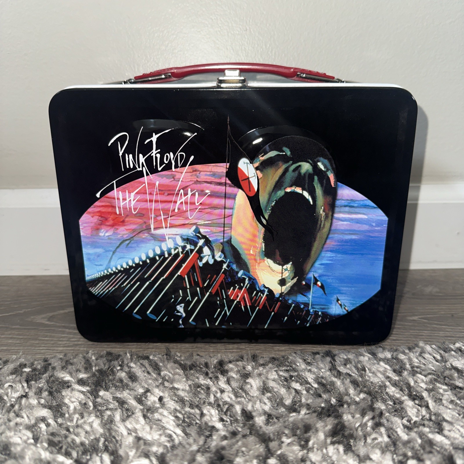 RARE PINK FLOYD THE WALL  LUNCHBOX w/ THERMOS! NECA Limited Edition 2672/5000