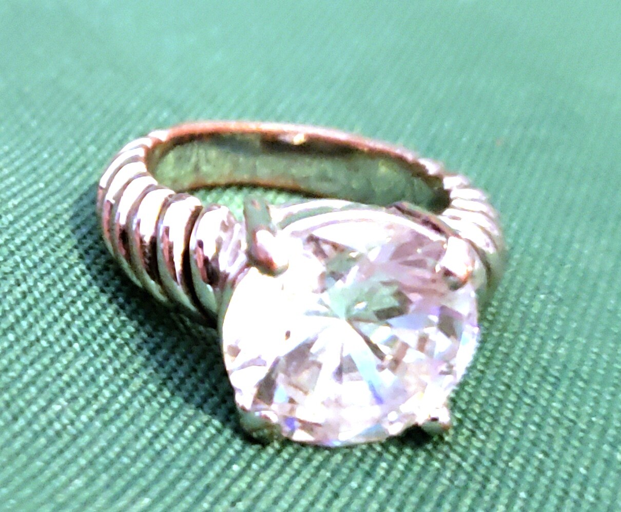 Very Realistic Fashion Ring Faux Jewel Size 5