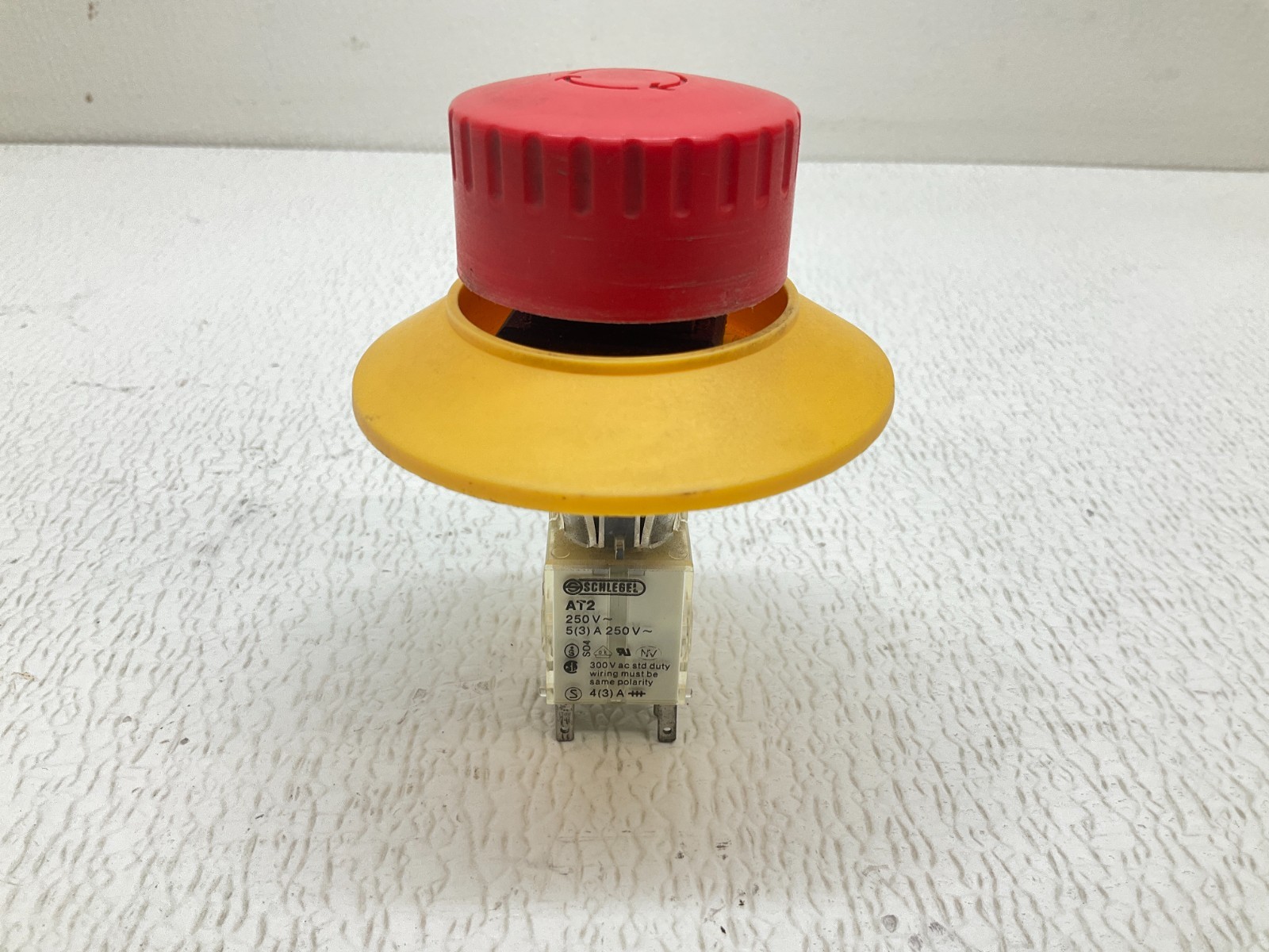 Schlegel AT2 Red Push Twist Button 250 V (TB)