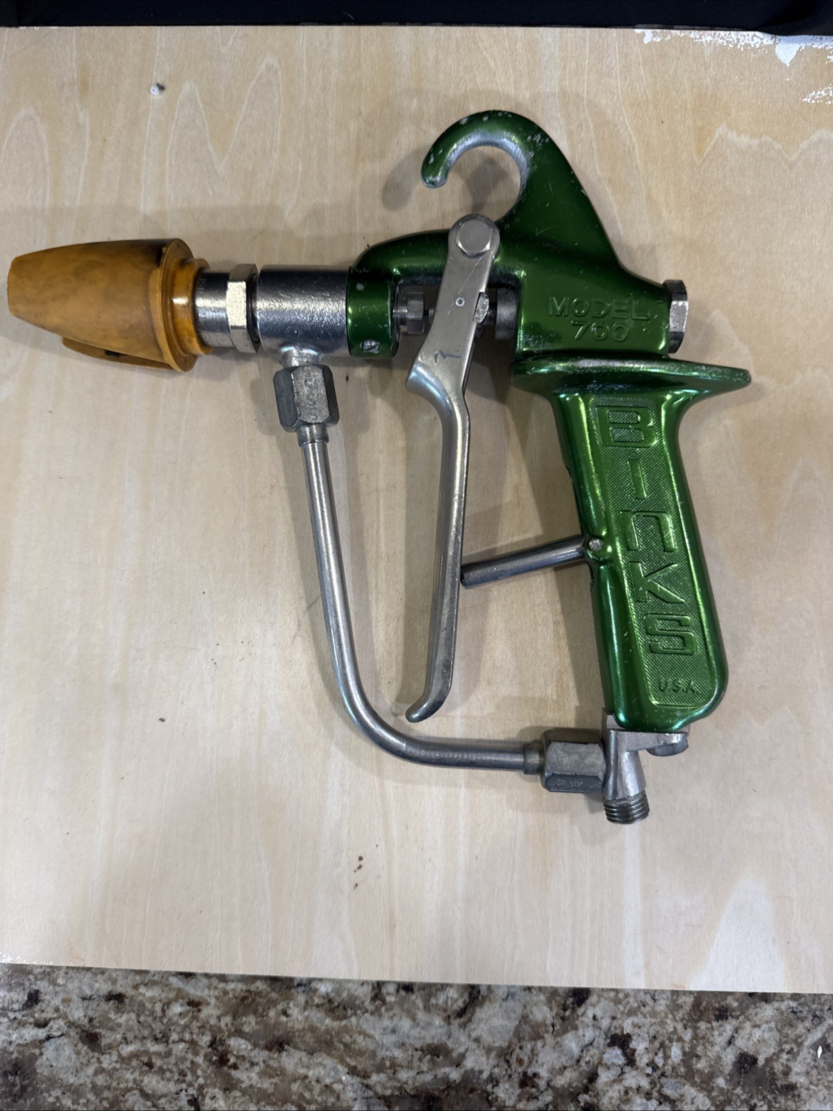 Binks Model 700 Airless Paint Spray Gun