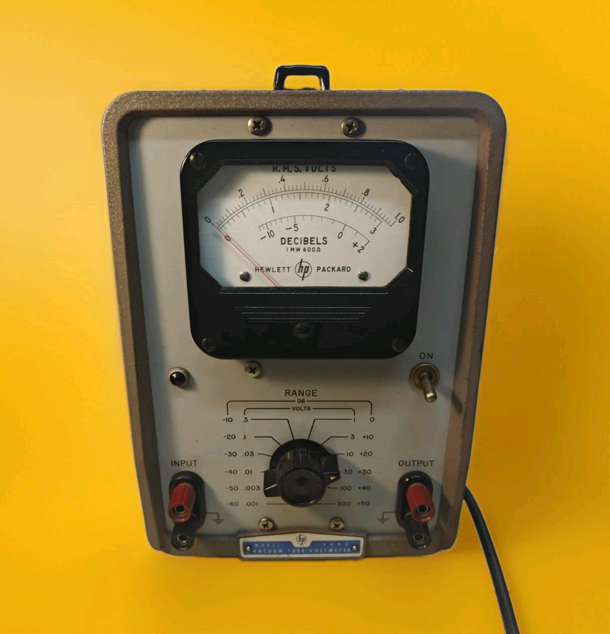 VINTAGE HEWLETT PACKARD HP MODEL 400D VACUUM TUBE VOLTMETER TESTED & WORKS