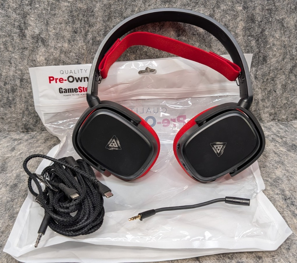 GameStop Gaming Headset with Reface Plate System, 50mm Driver and 7.1