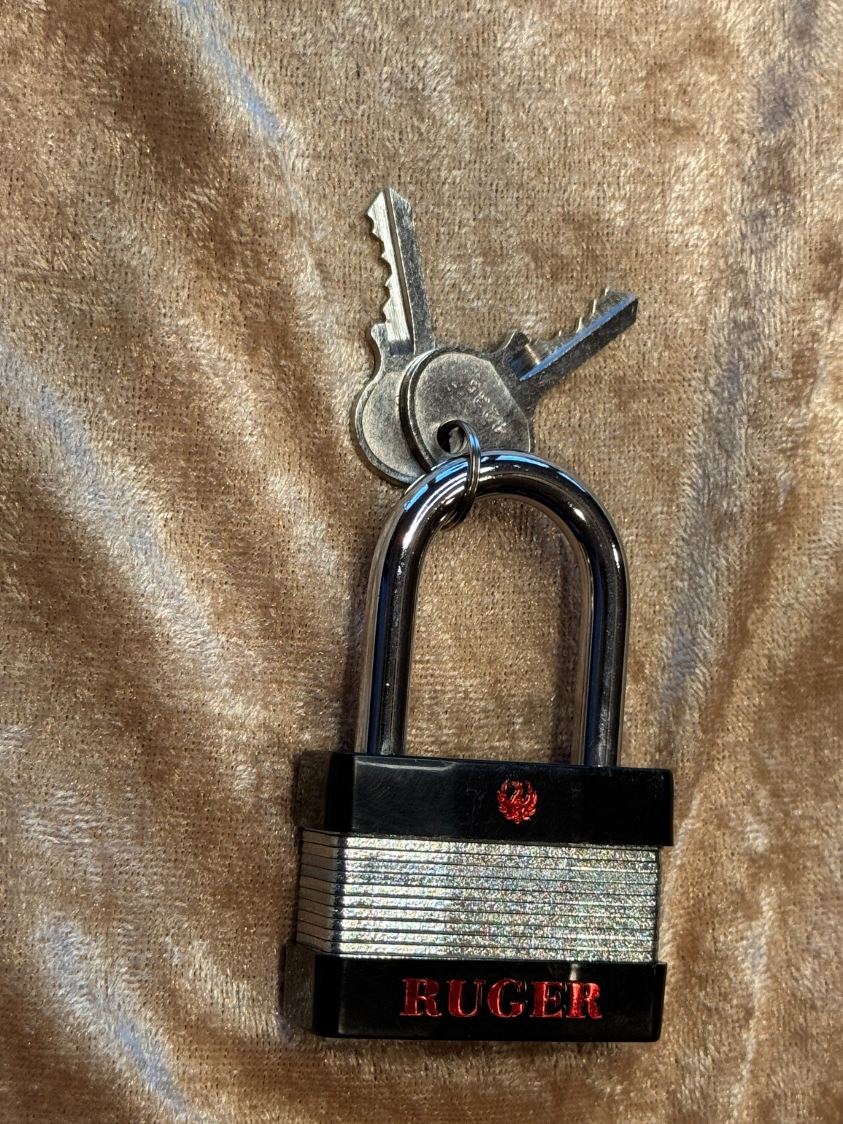 E64/F31 - Ruger Lock with 2 Keys - Black & Silver with Ruger Logo