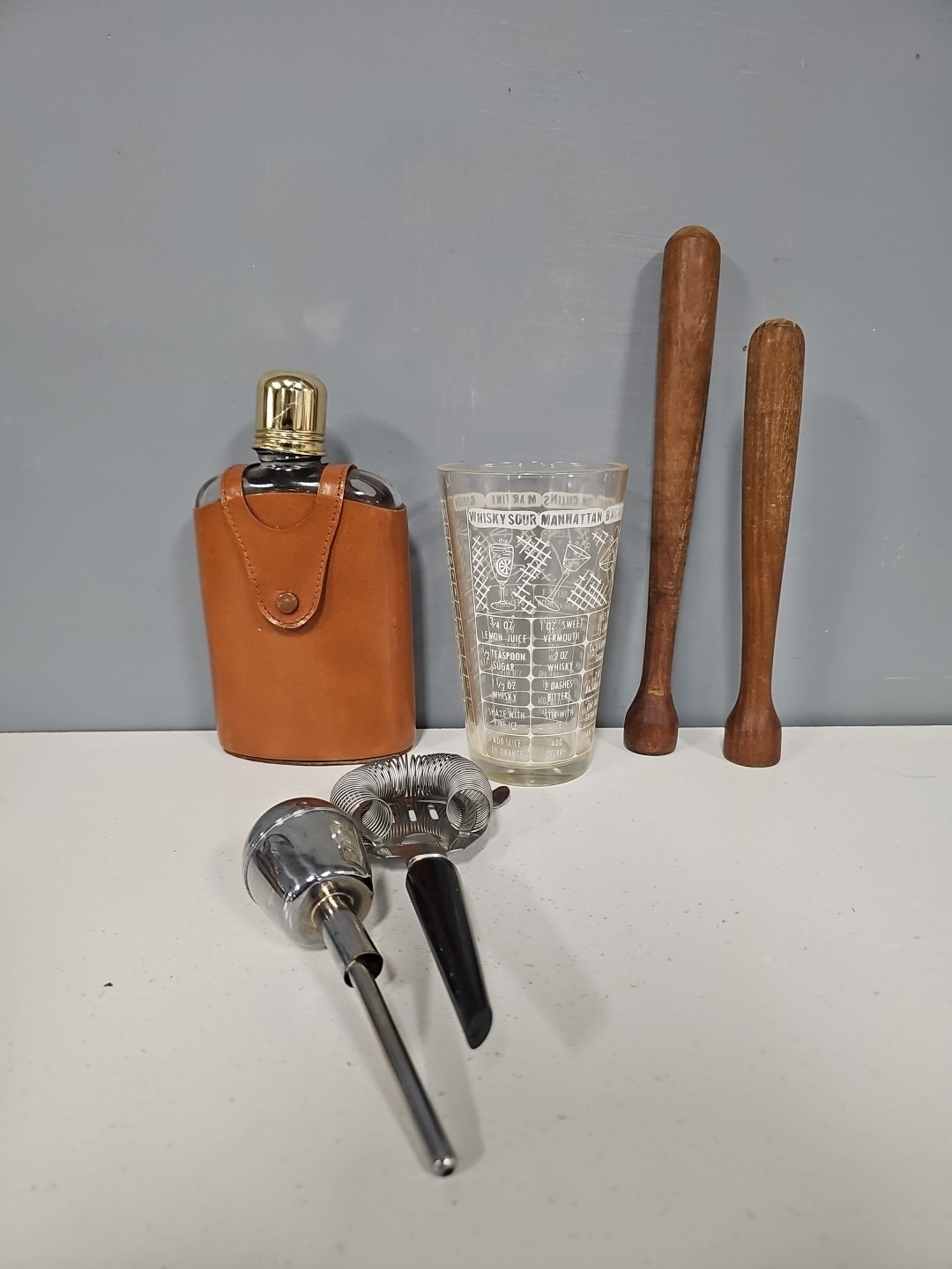 Bar Set FEDERAL Frosted Glass Vtg Cocktail Mixer Drink Recipes MCM + Bonuses
