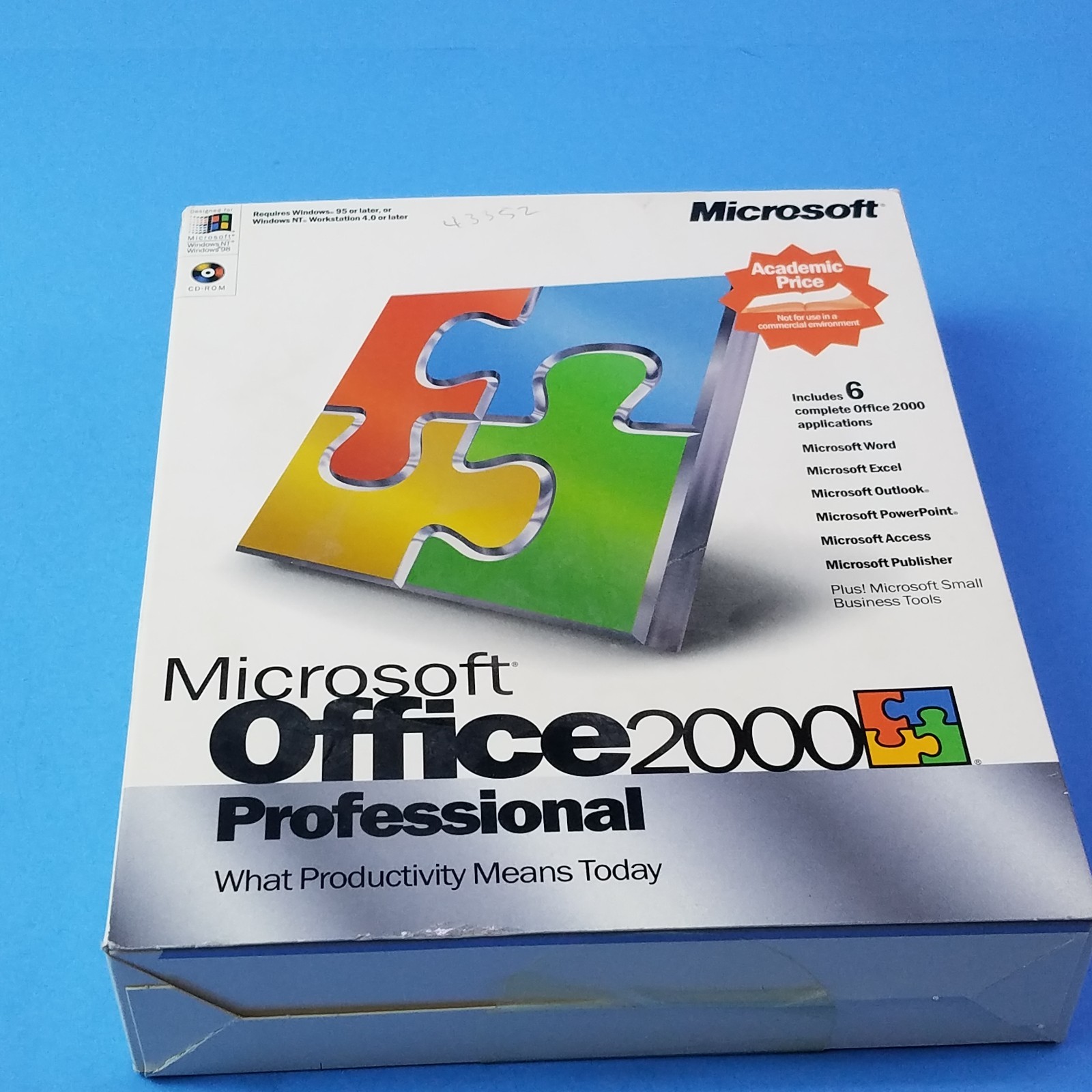 Discovering Microsoft Office 2000 Premium and Professional Manual And Box