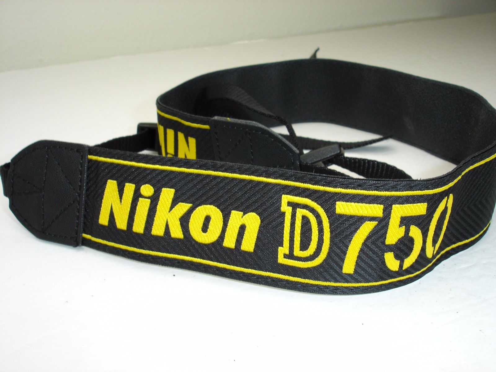 NIKON D750 CAMERA NECK STRAP   AN-DC14