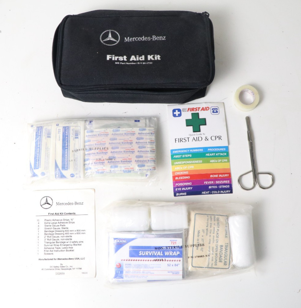 MERCEDES CLK350 CLK550 OEM FIRST AID Bandage Emergency Travel KIT OEM Q4860030