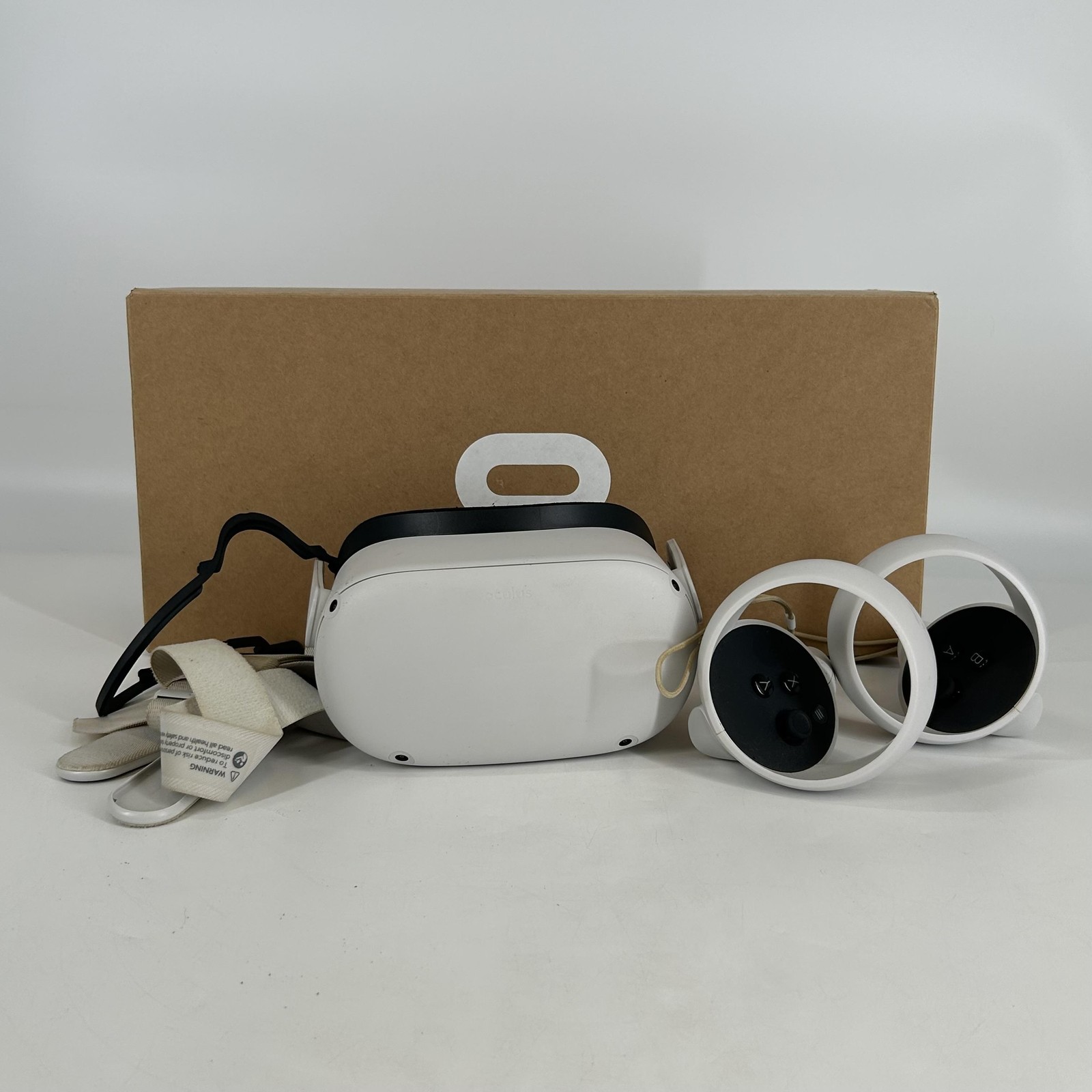 Meta Quest 2 VR Headset 256GB w/ Controllers/Regular Strap - Fair