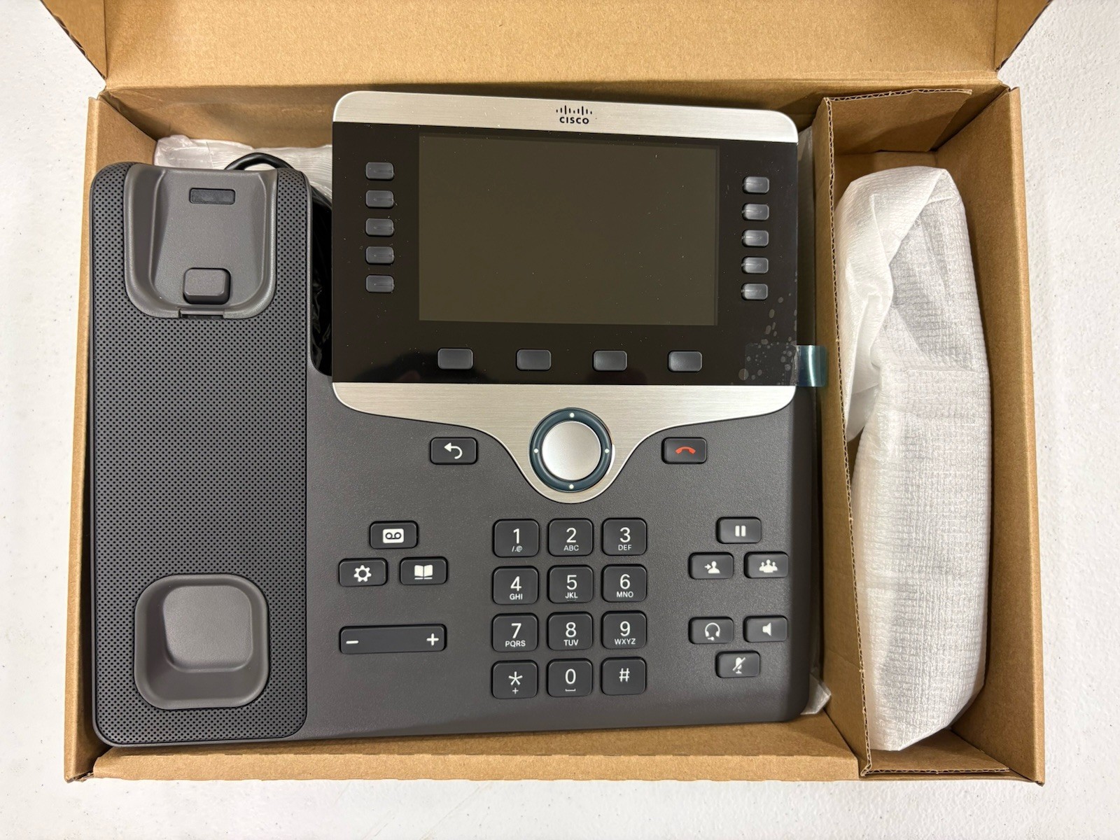 Cisco (CP-8851-3PCC-K9) IP Phone 8851 with Multiplatform Firmware - Charcoal