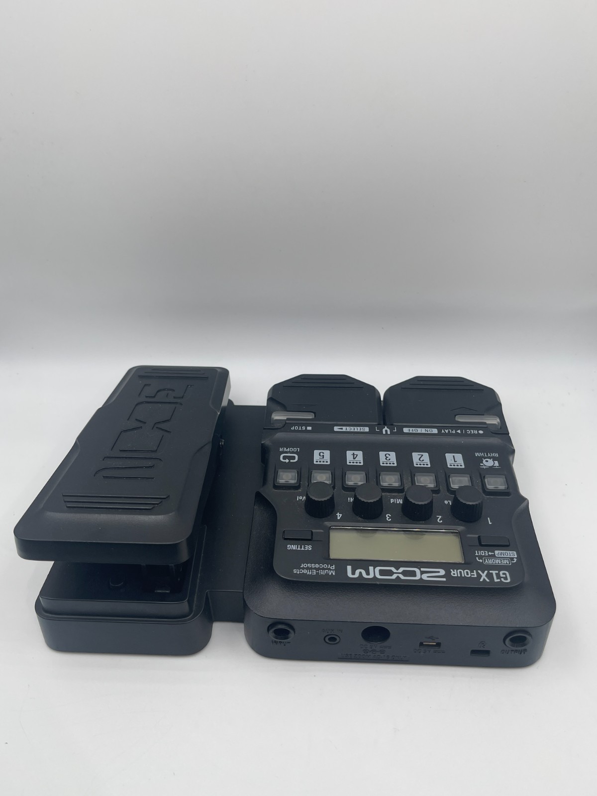 Zoom G1X Four Multi-Effects Processor with Expression Pedal