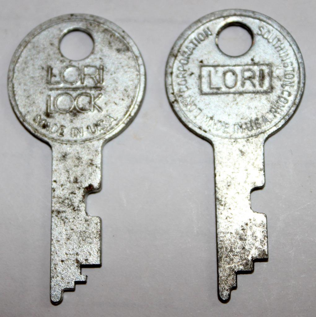 2 ~ Vintage LORI Corporation Flat Skeleton Keys ~ 1.5"
