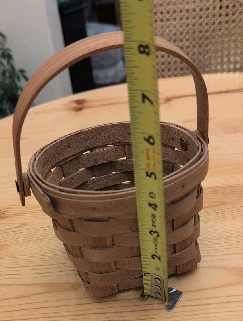 1988 Small Longaberger Fruit Basket with Swing Handle