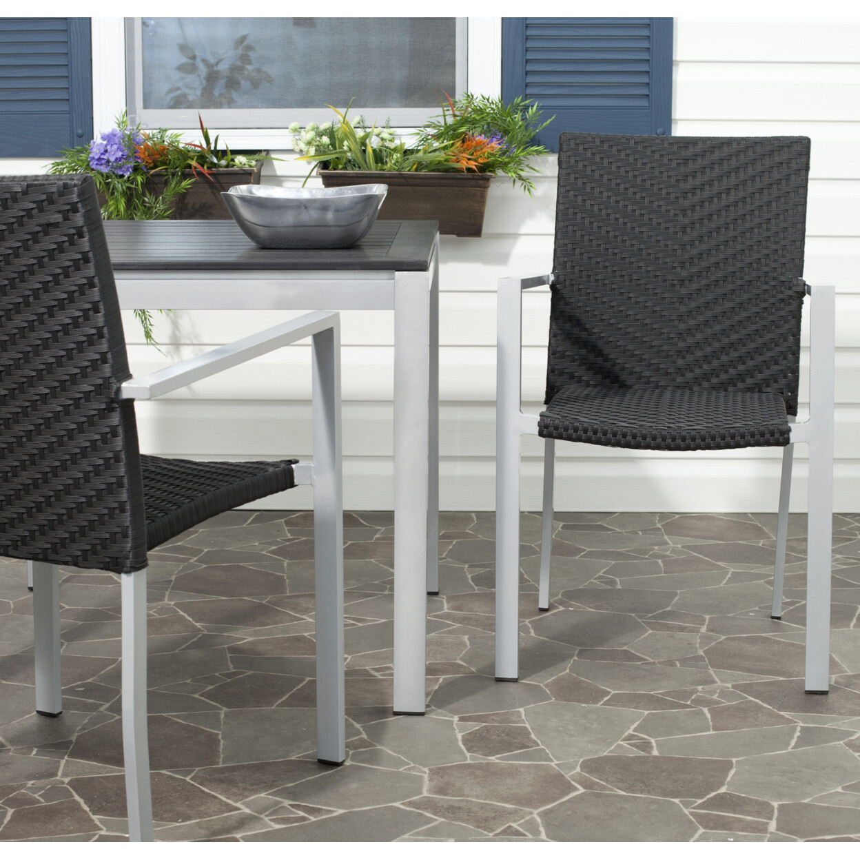 SAFAVIEH Cordova Indoor Outdoor Stacking Arm Chair | Black |