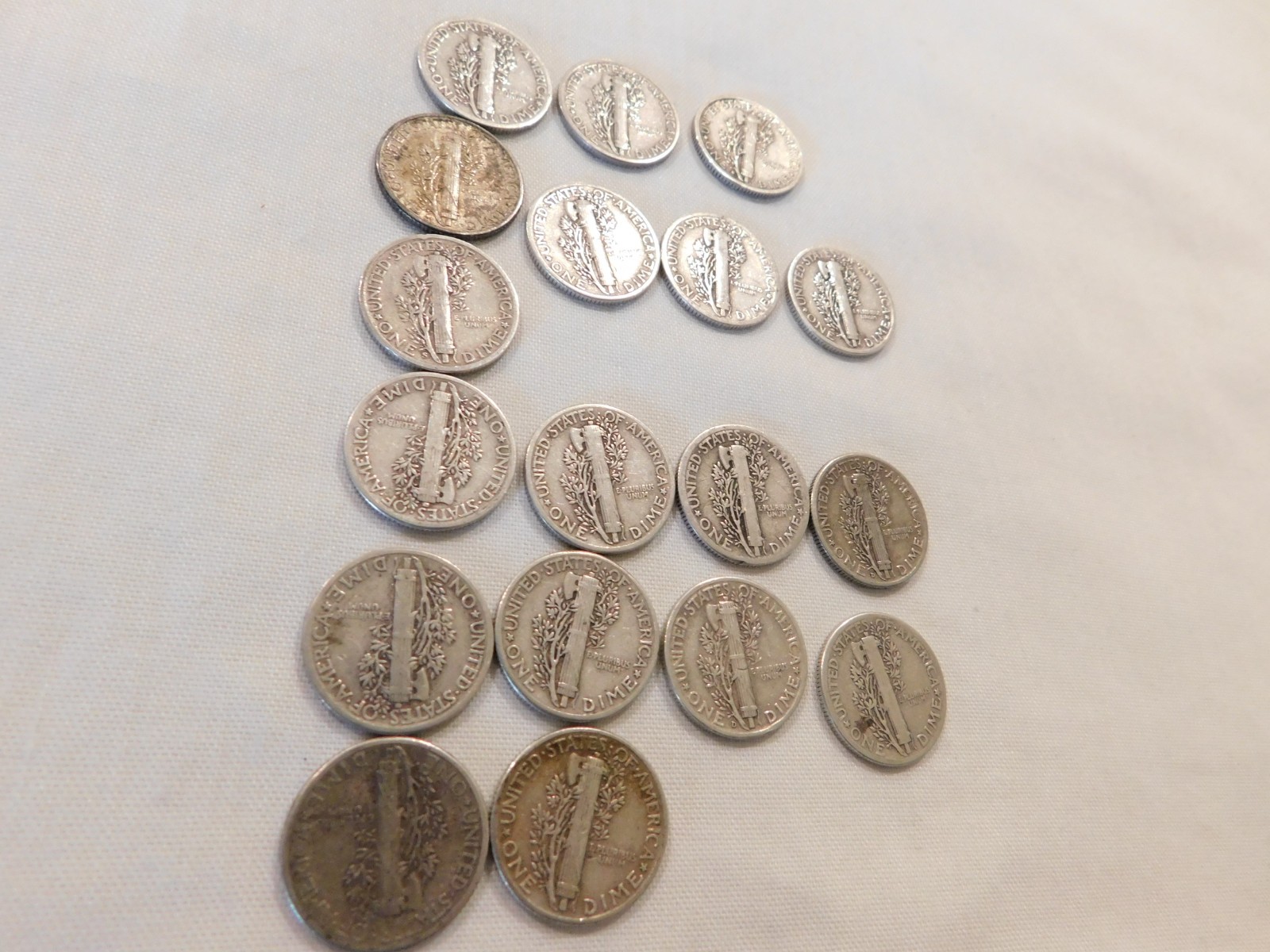 18 Mercury 90% Silver Dimes Cool