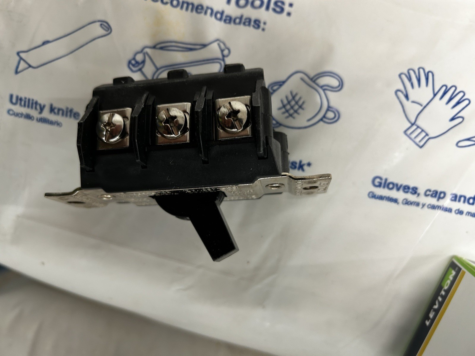 Three Pole Switch
