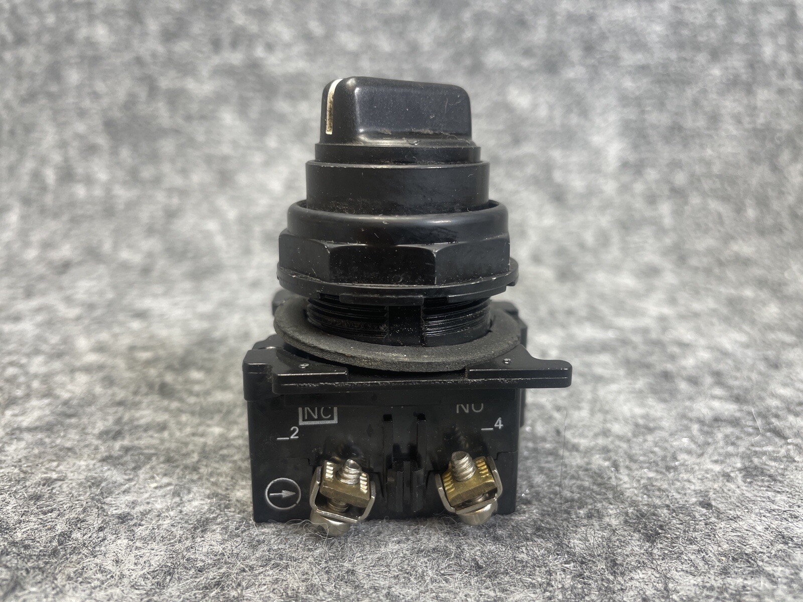 Cutler-Hammer 10250T/91000T 2-Position Selector Switch