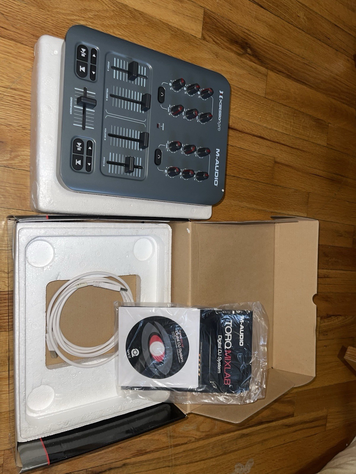 M-Audio XSession Pro Torq Mix Lab MIDI DJ & Mix Controller (USB)