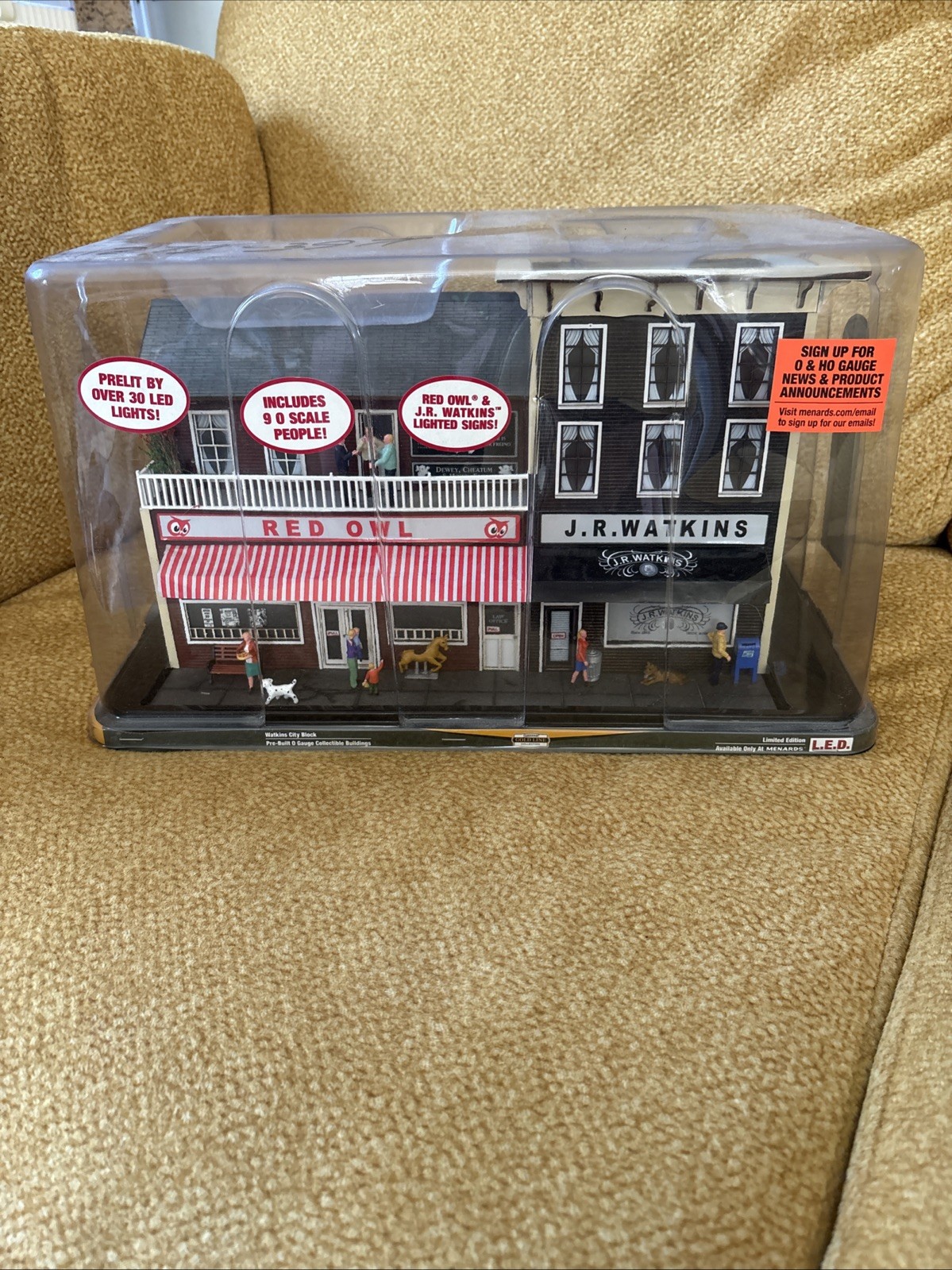 Menards 279-3961 HO Gauge Watkins City Block Gold Line Collectible Building NEW