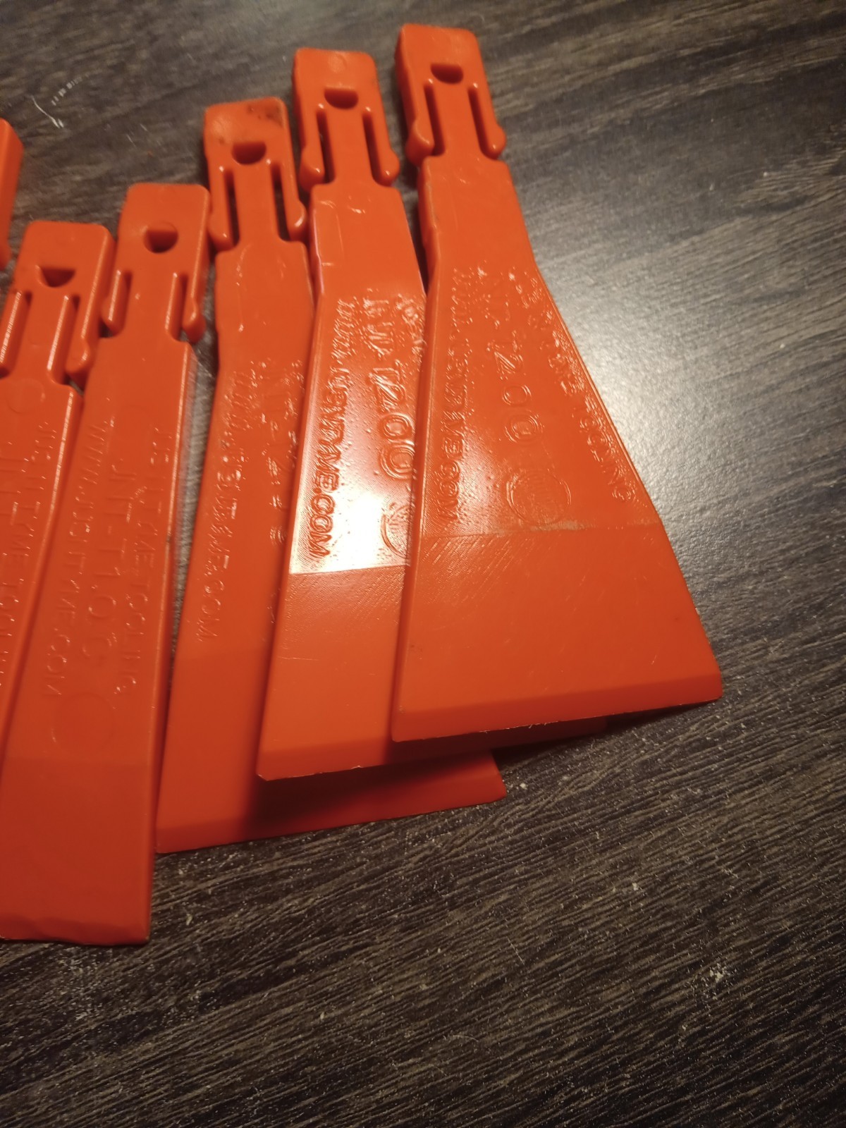 JNT-T2.0N 2-inch Red nylon scraper tips