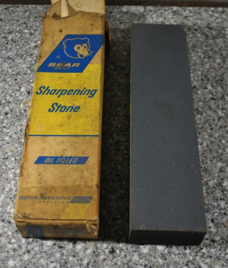Vtg Bear Brand Made in USA Oil Filled Fine India Oilstone JB8 Sharpening Stone