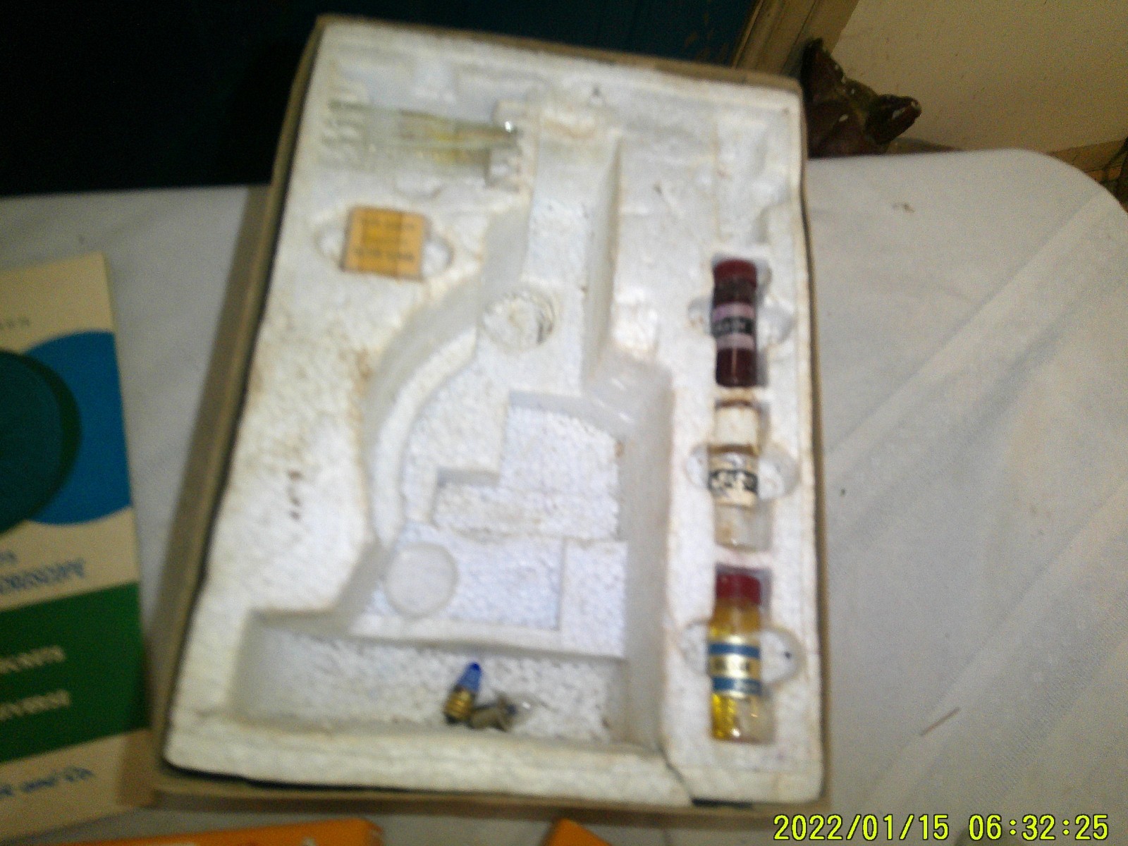 VINTAGE SEAR MICRO-MLAB KIT WITH 5 BOXES PREPARED SLIDES