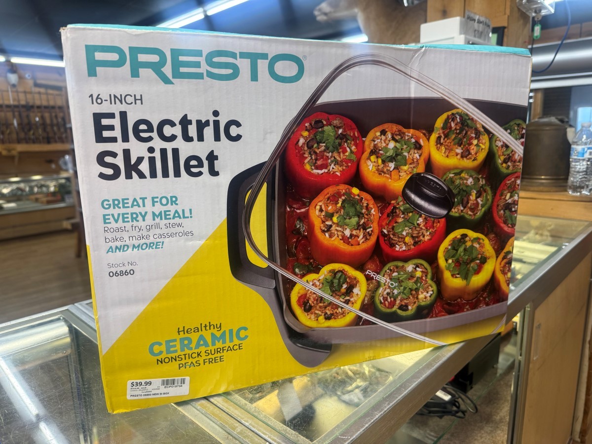 Presto 06860 16" Ceramic Electric Skillet with Glass Cover, Silver (ECP019734)