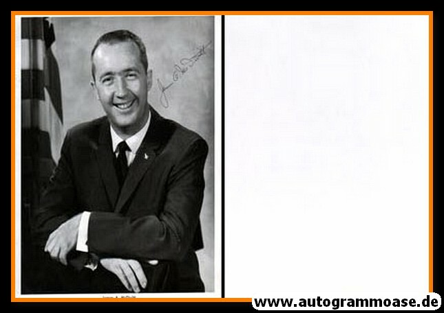Autograph Space Travel (NASA) | James A. McDIVITT | 1960s (Portrait B&W XL)