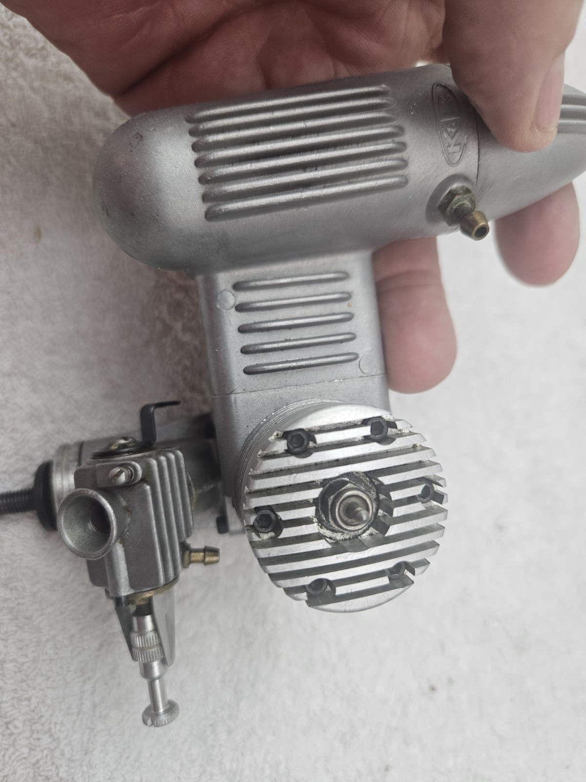 K&B 40 RC ENGINE UNUSED