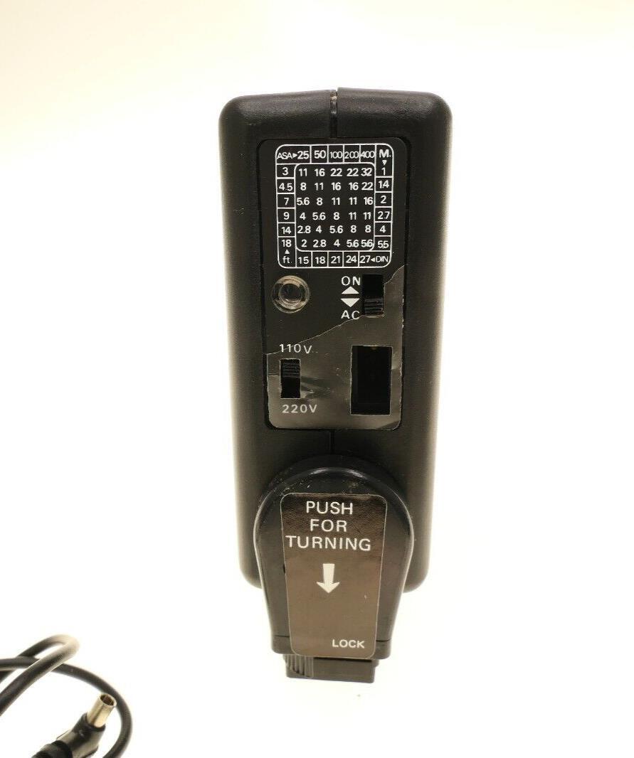 Adolph Gasser compact manual electronic flash w/AC adapter & PC cord