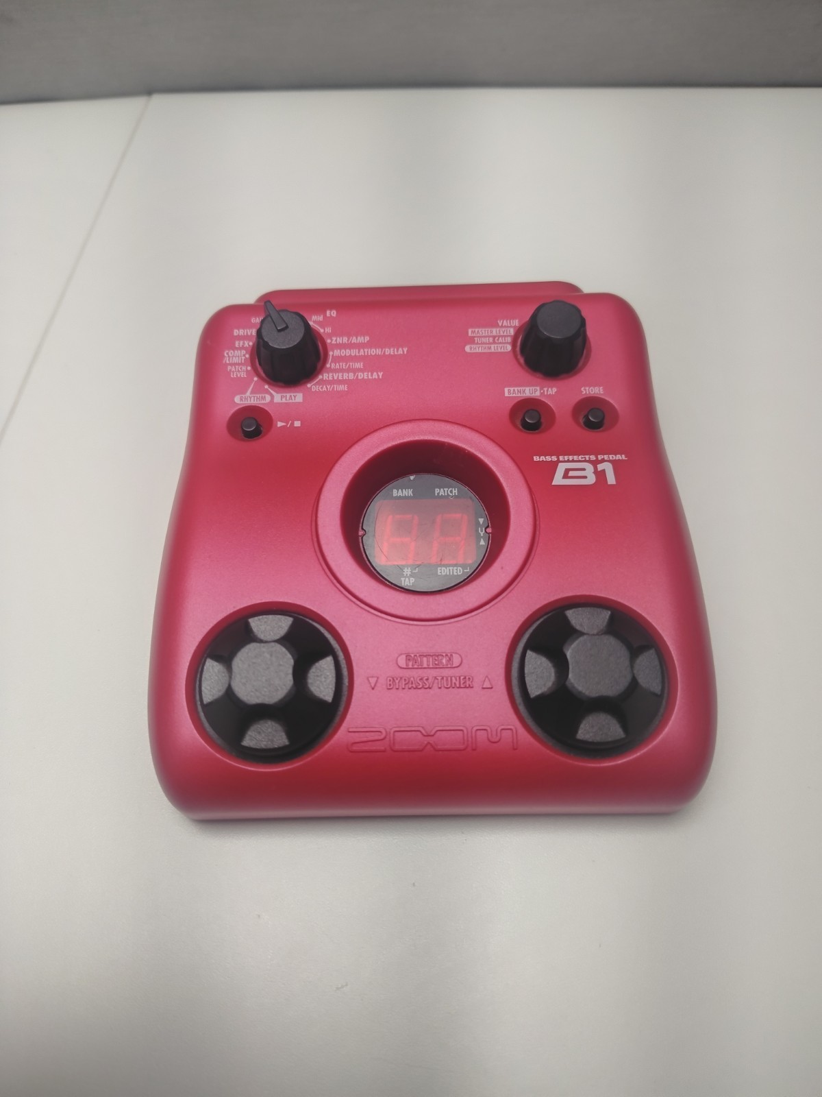 ZOOM B1 Bass Effects Pedal - Versatile Sounds No  power cord. Used