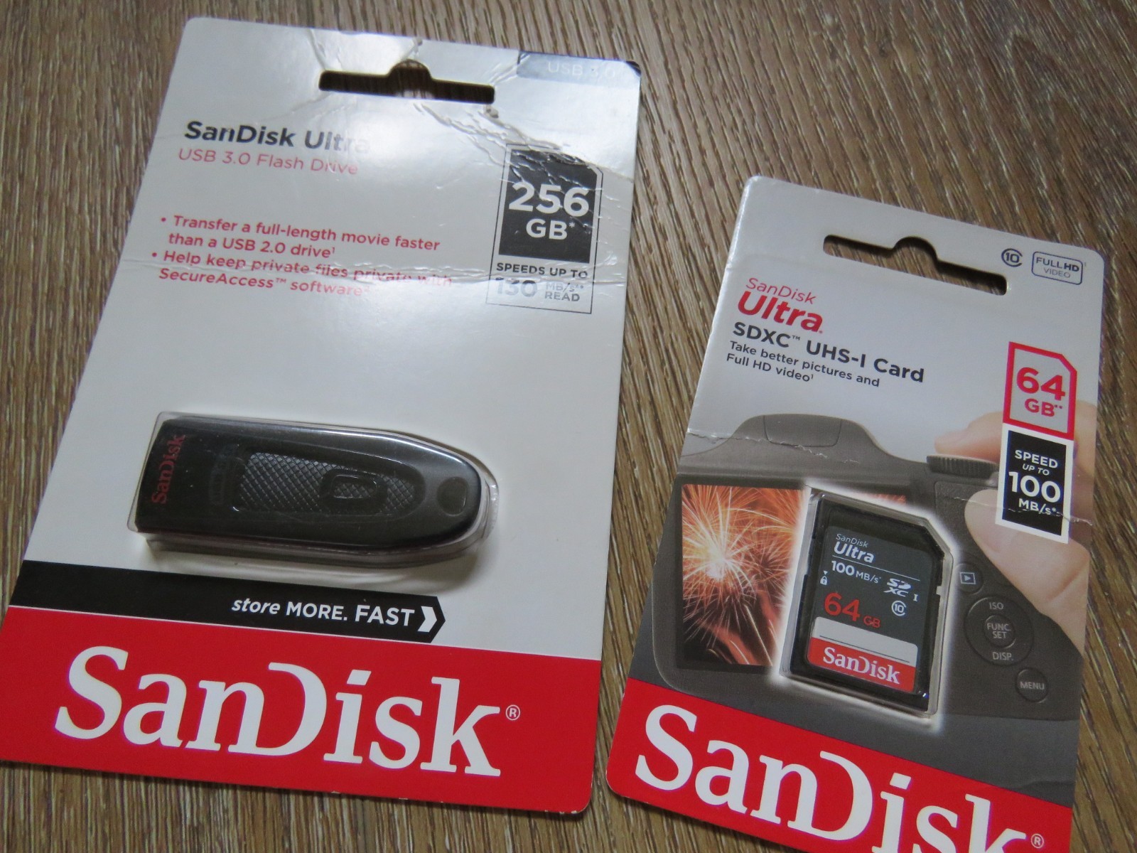 SanDisk Ultra 64GB,  100MB/s - SDXC  SDSDUNR-0640-GN3IN new + 3.0 256GB thumb dr