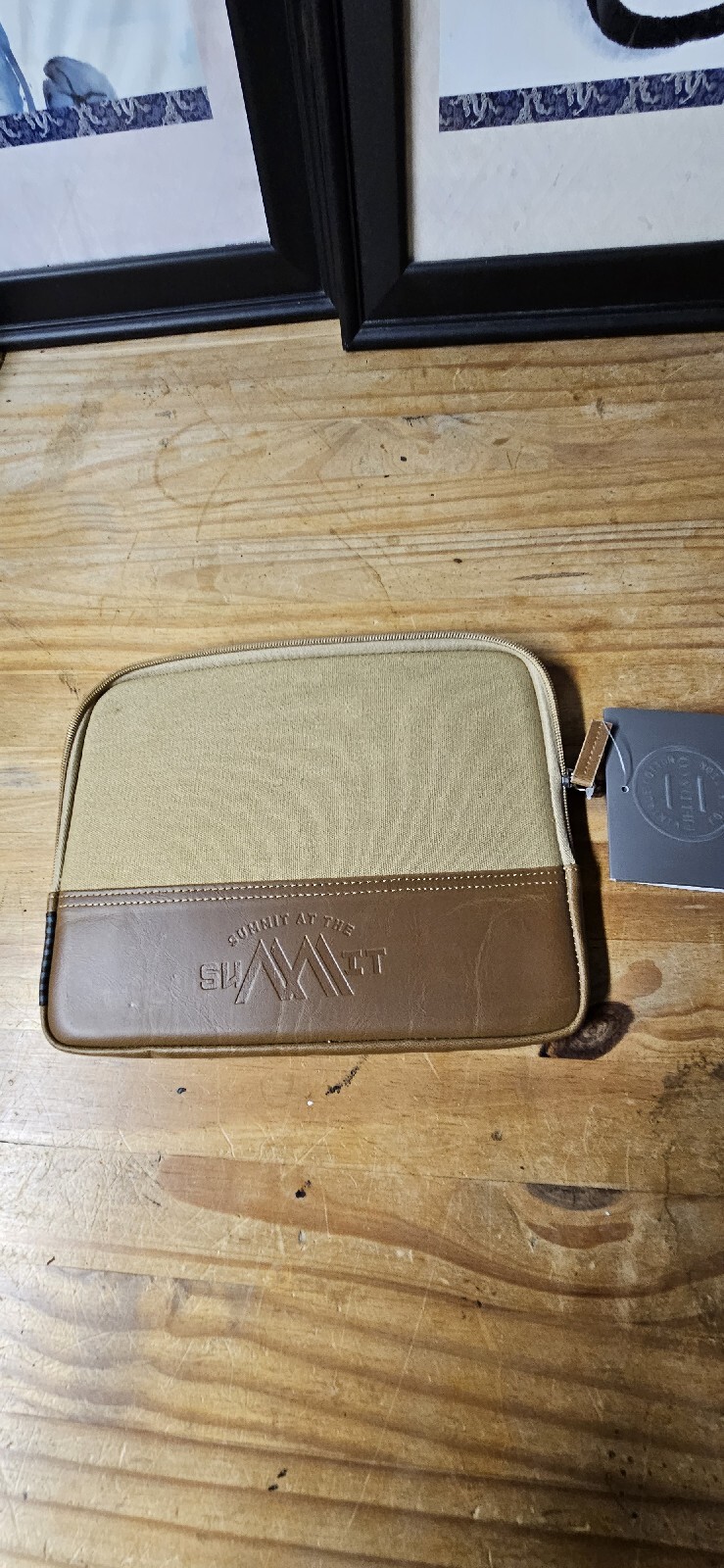 NWT Field & Co.® lEED'S 7950-68 "summit at the summit " 10" Tablet Sleeve/zipper