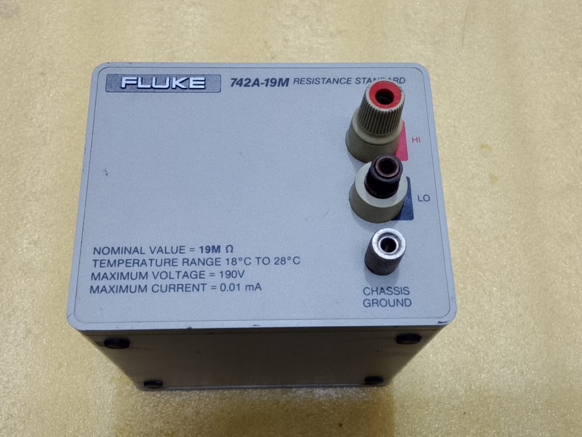 Fluke Calibration 742A -19M Resistance Standard 19M