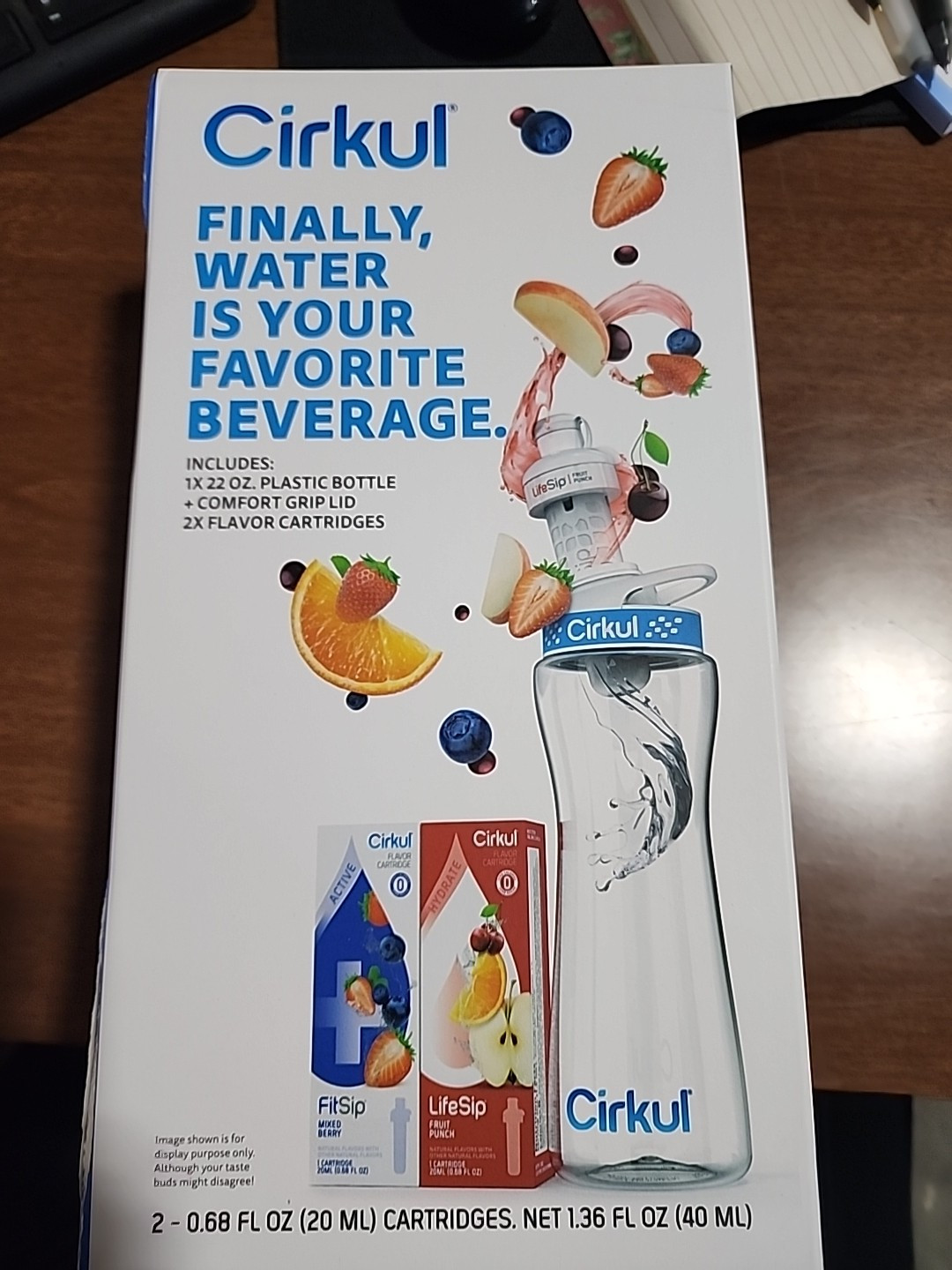 Cirkul Plastic Water Bottle Starter Kit with Blue Lid 22Oz & 2 Flavor Cartridges